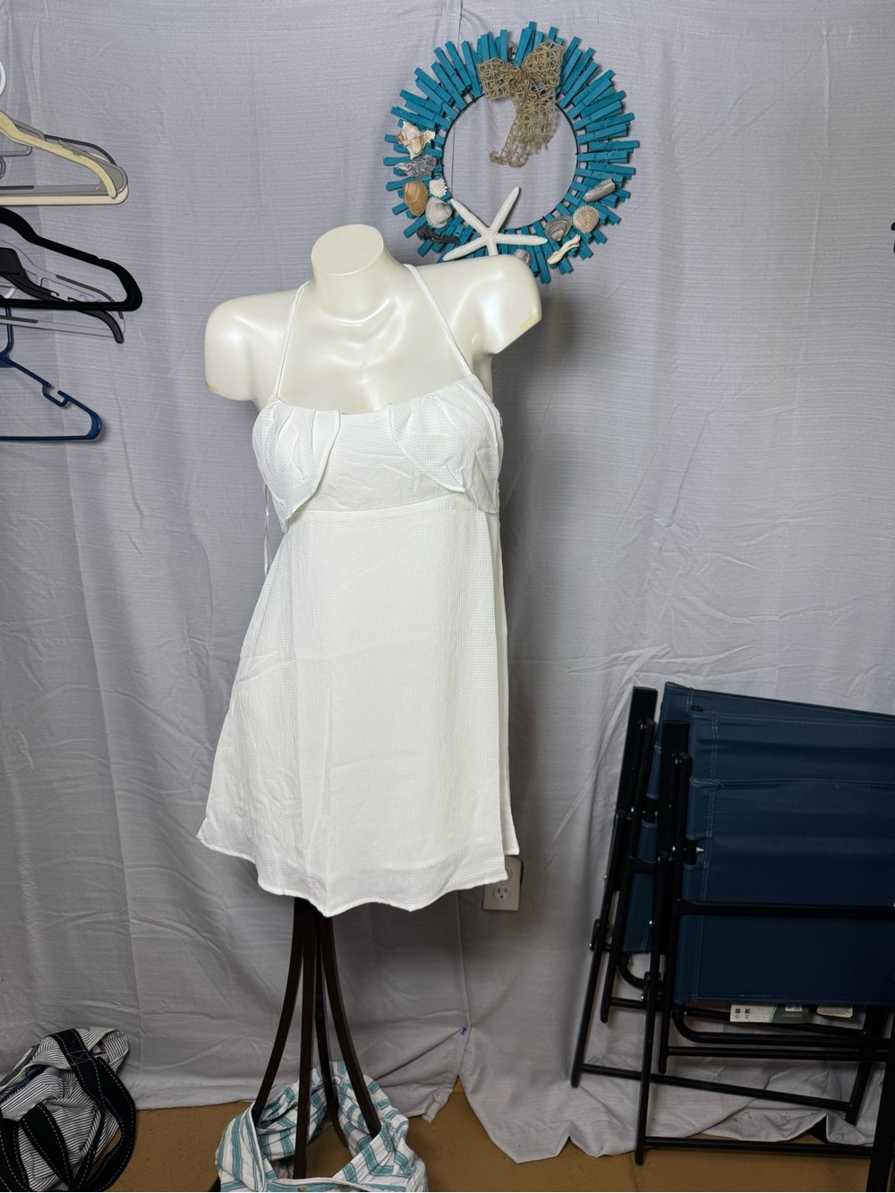 Promesa White Spaghetti Strap Dress
